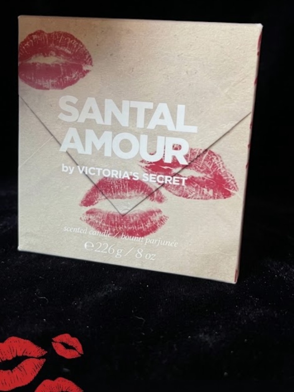 SANTAL AMOUR by Victoria's Secret - Lip Themed Packaging candle 💋